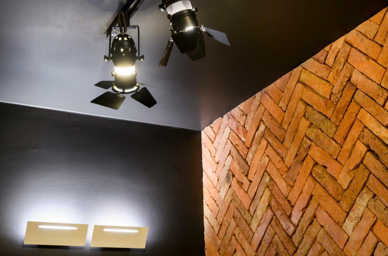 Split Industrial Design Rooms Δωμάτιο φωτογραφία