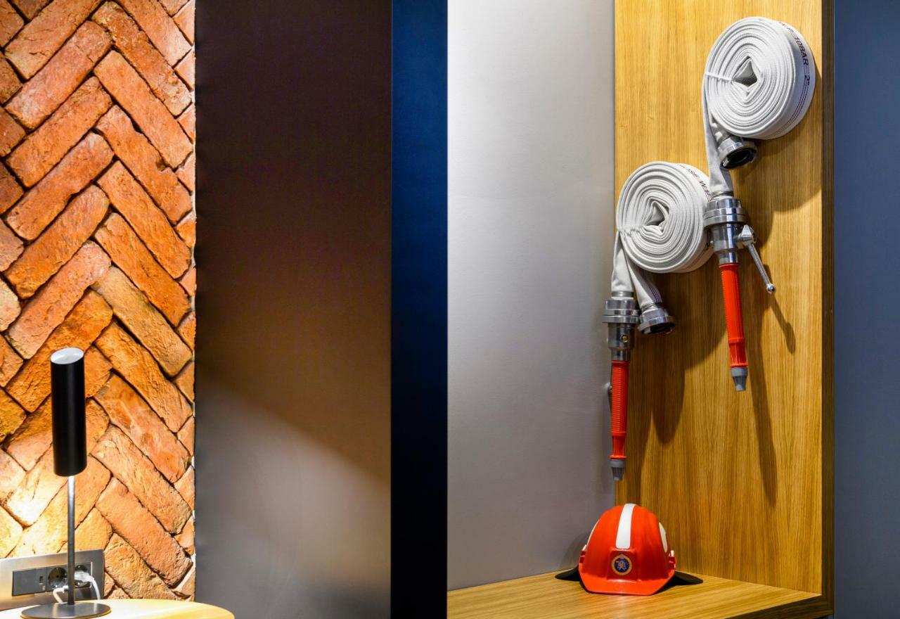 Split Industrial Design Rooms Εξωτερικό φωτογραφία