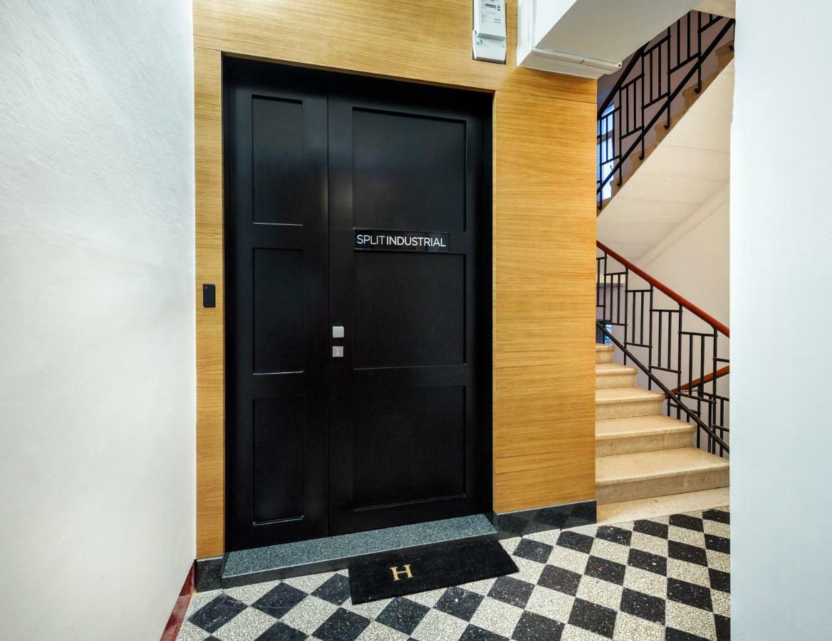 Split Industrial Design Rooms Εξωτερικό φωτογραφία